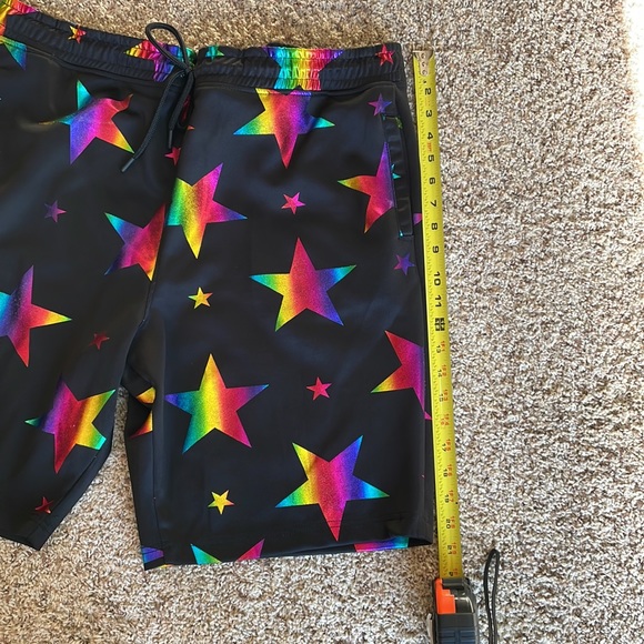 Drill Clothing Company Mens XL Black and multi-colored stars shorts - Picture 4 of 6
